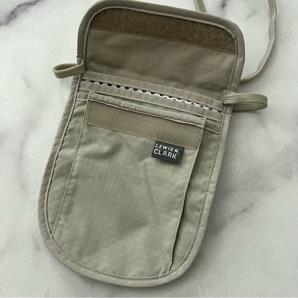 Lewis N Clark tan travel pouch - Picture 4 of 6